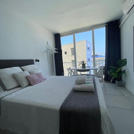 Apartamento Con Vistas Al Mar A Metros De La Playa Carihuela Soleil Apartment Torremolinos Luaran gambar