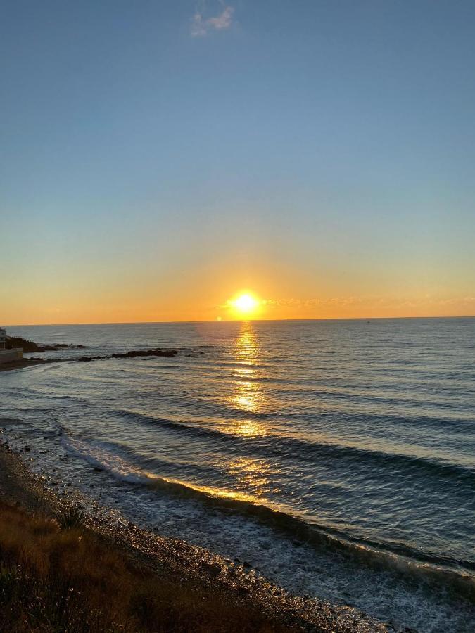 Apartamento Con Vistas Al Mar A Metros De La Playa Carihuela Soleil Apartment Torremolinos Luaran gambar
