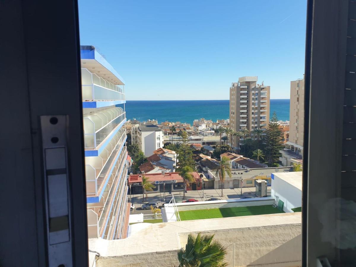 Apartamento Con Vistas Al Mar A Metros De La Playa Carihuela Soleil Apartment Torremolinos Luaran gambar