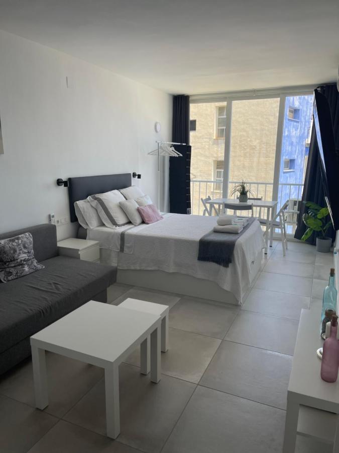 Apartamento Con Vistas Al Mar A Metros De La Playa Carihuela Soleil Apartment Torremolinos Luaran gambar