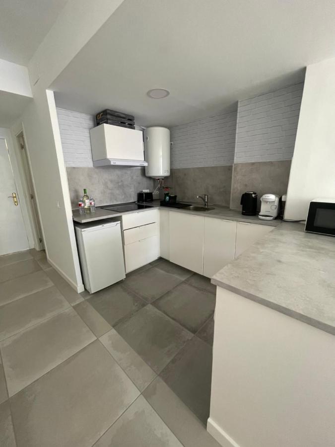 Apartamento Con Vistas Al Mar A Metros De La Playa Carihuela Soleil Apartment Torremolinos Luaran gambar