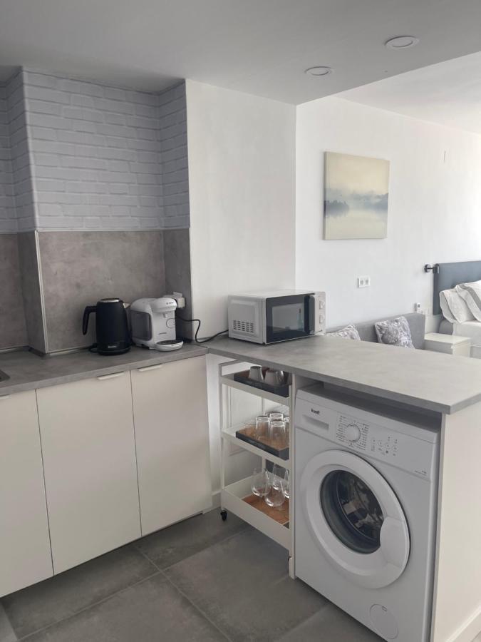 Apartamento Con Vistas Al Mar A Metros De La Playa Carihuela Soleil Apartment Torremolinos Luaran gambar