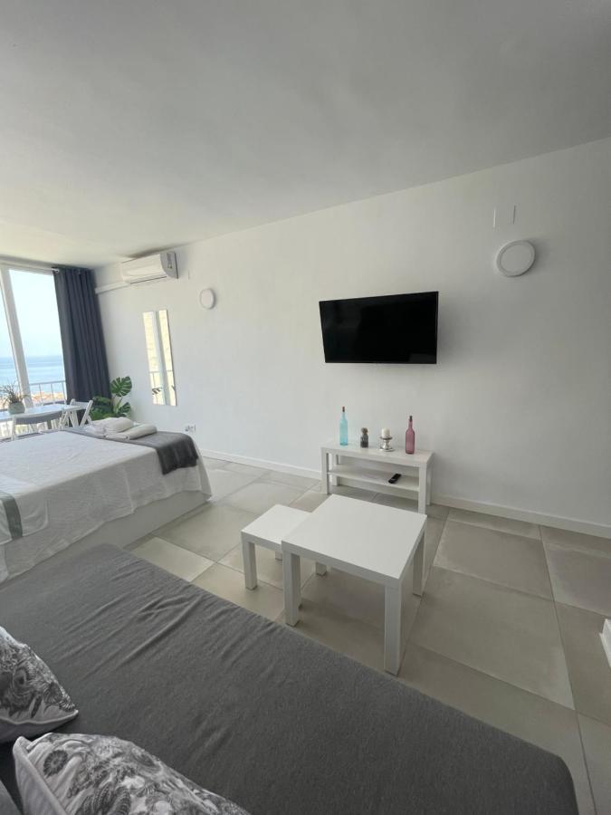 Apartamento Con Vistas Al Mar A Metros De La Playa Carihuela Soleil Apartment Torremolinos Luaran gambar