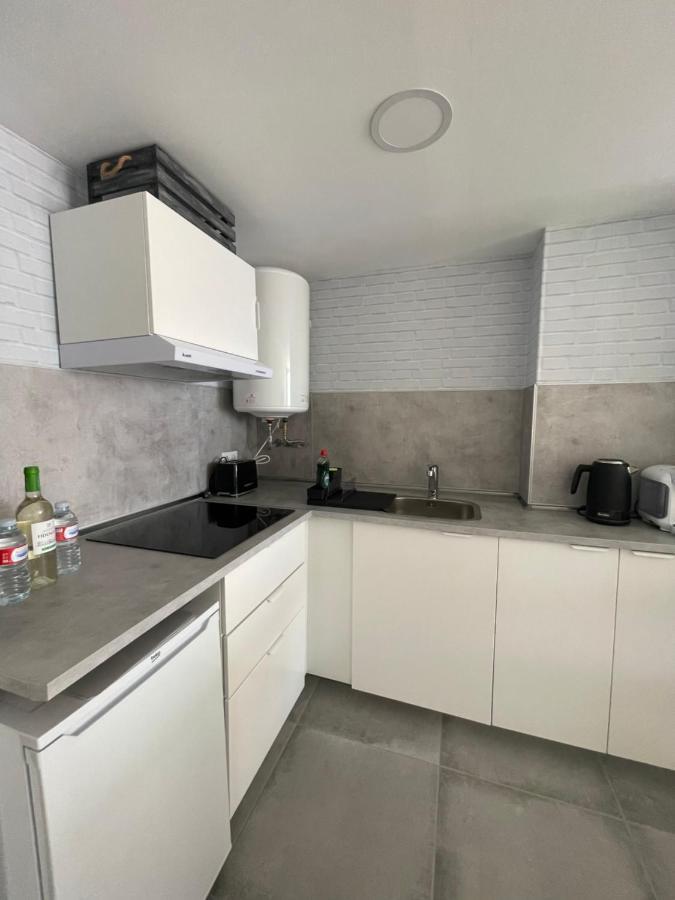Apartamento Con Vistas Al Mar A Metros De La Playa Carihuela Soleil Apartment Torremolinos Luaran gambar